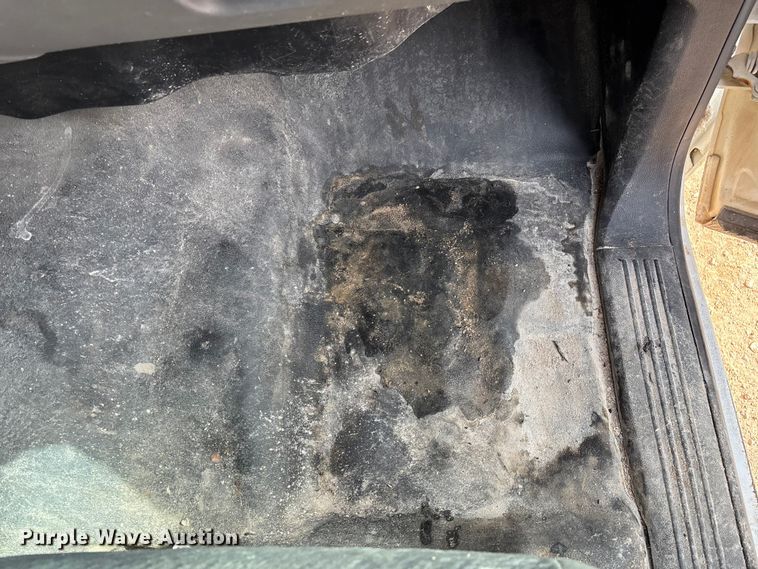 image for item ED2391 2014 Chevrolet Silverado 3500HD Crew Cab utility bed pickup truck