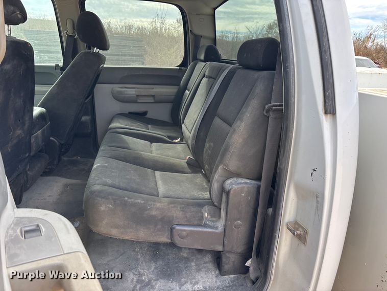 image for item ED2391 2014 Chevrolet Silverado 3500HD Crew Cab utility bed pickup truck