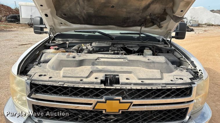 image for item ED2391 2014 Chevrolet Silverado 3500HD Crew Cab utility bed pickup truck