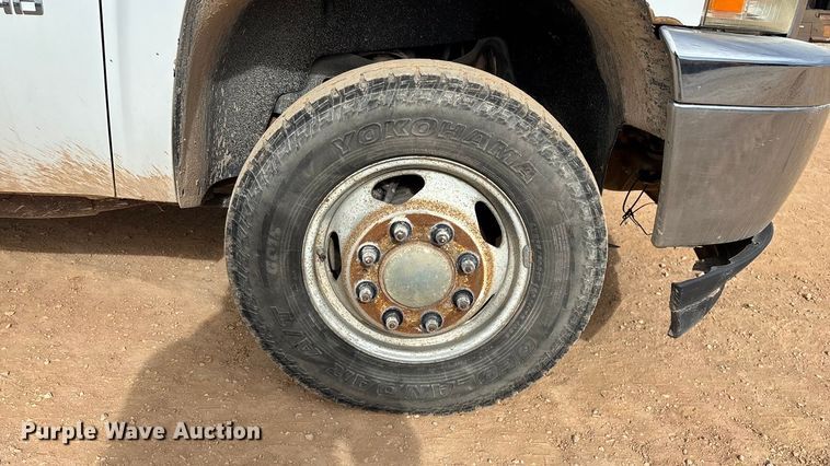 image for item ED2391 2014 Chevrolet Silverado 3500HD Crew Cab utility bed pickup truck