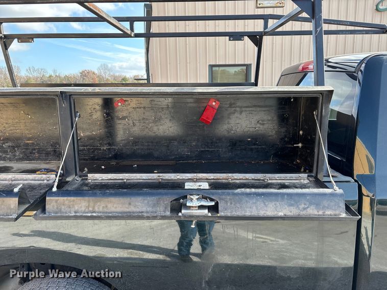 image for item ED2401 2017 RAM 2500 pickup truck