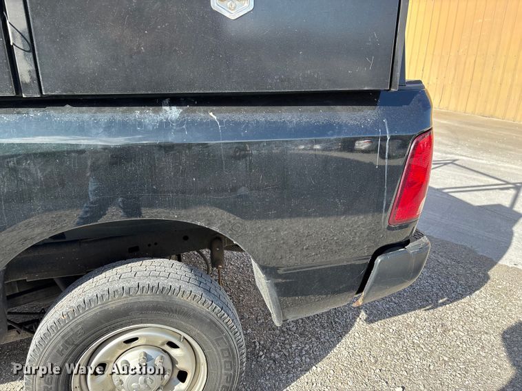 image for item ED2401 2017 RAM 2500 pickup truck