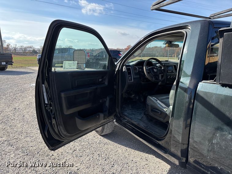 image for item ED2401 2017 RAM 2500 pickup truck