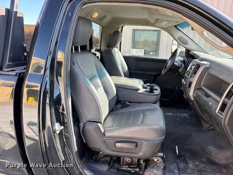 image for item ED2401 2017 RAM 2500 pickup truck