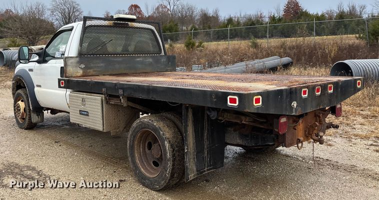 image for item ED2407 2006 Ford F550 XL Super Duty flatbed truck