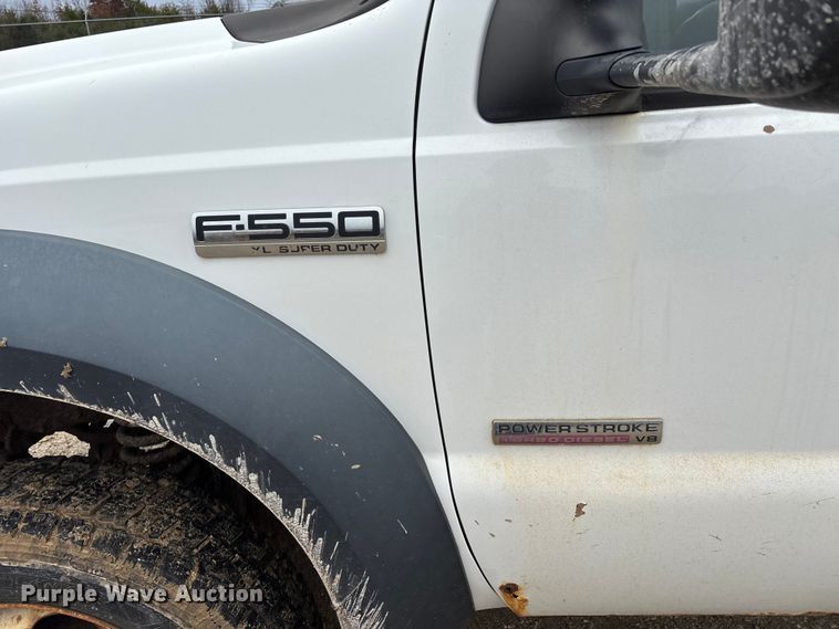 image for item ED2407 2006 Ford F550 XL Super Duty flatbed truck