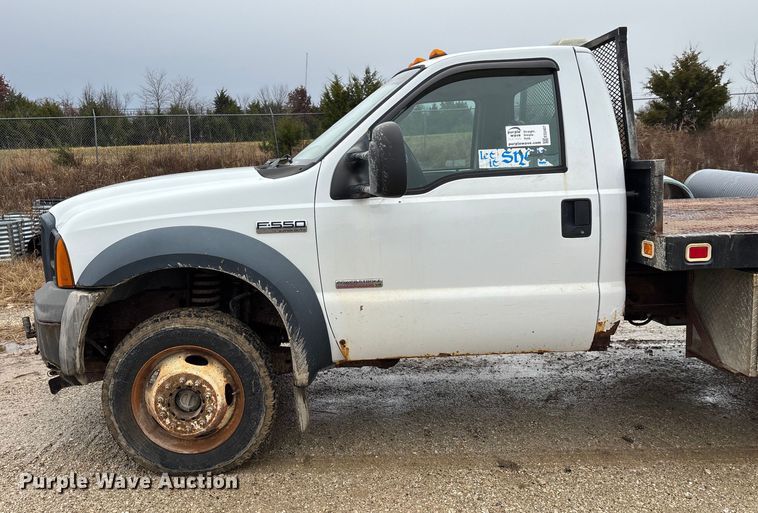 image for item ED2407 2006 Ford F550 XL Super Duty flatbed truck