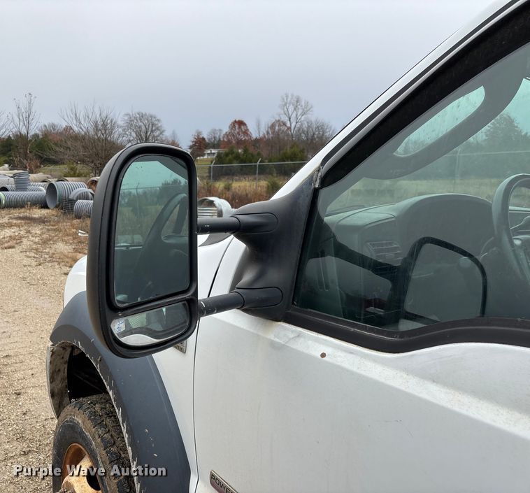 image for item ED2407 2006 Ford F550 XL Super Duty flatbed truck