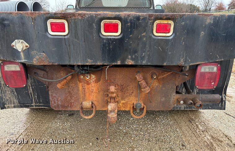 image for item ED2407 2006 Ford F550 XL Super Duty flatbed truck