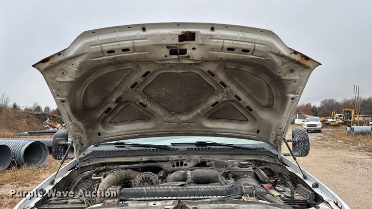 image for item ED2407 2006 Ford F550 XL Super Duty flatbed truck