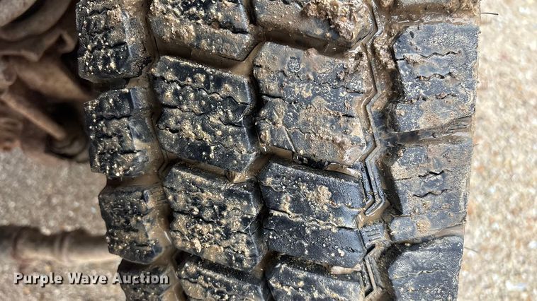 image for item ED2407 2006 Ford F550 XL Super Duty flatbed truck