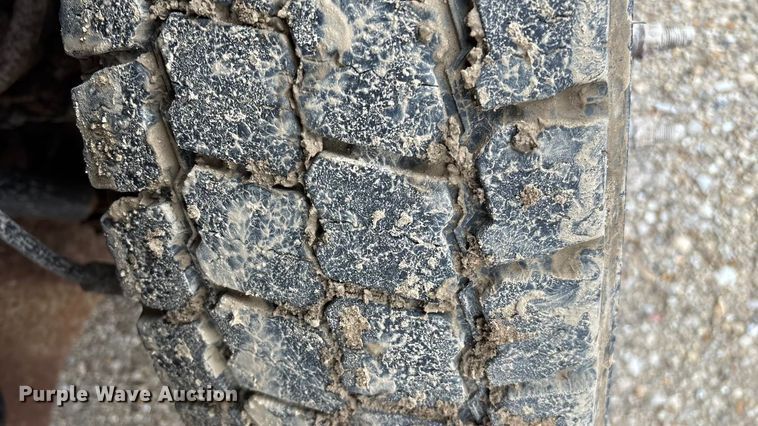 image for item ED2407 2006 Ford F550 XL Super Duty flatbed truck