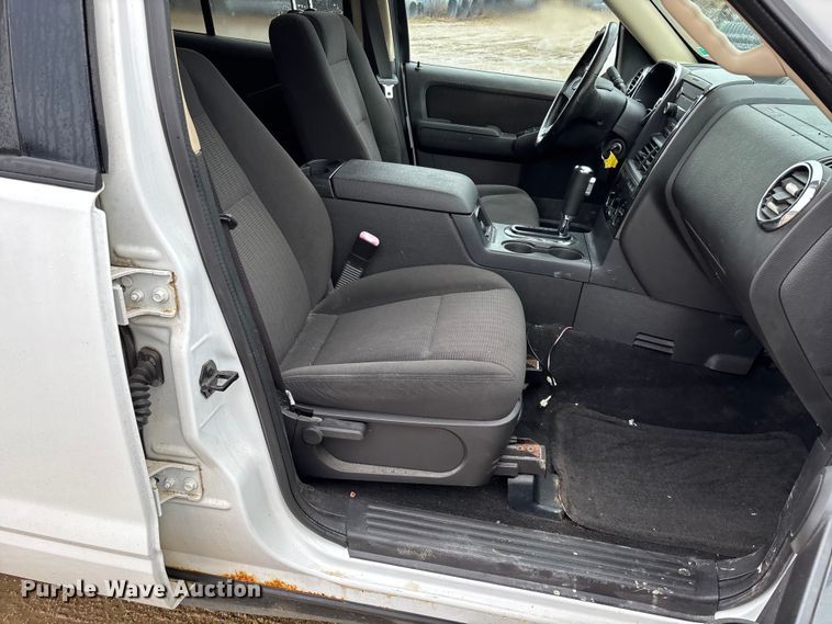 image for item ED2410 2010 Ford Explorer SUV