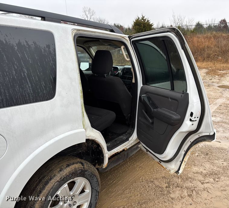 image for item ED2410 2010 Ford Explorer SUV