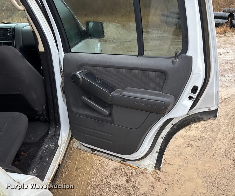 image for item ED2410 2010 Ford Explorer SUV