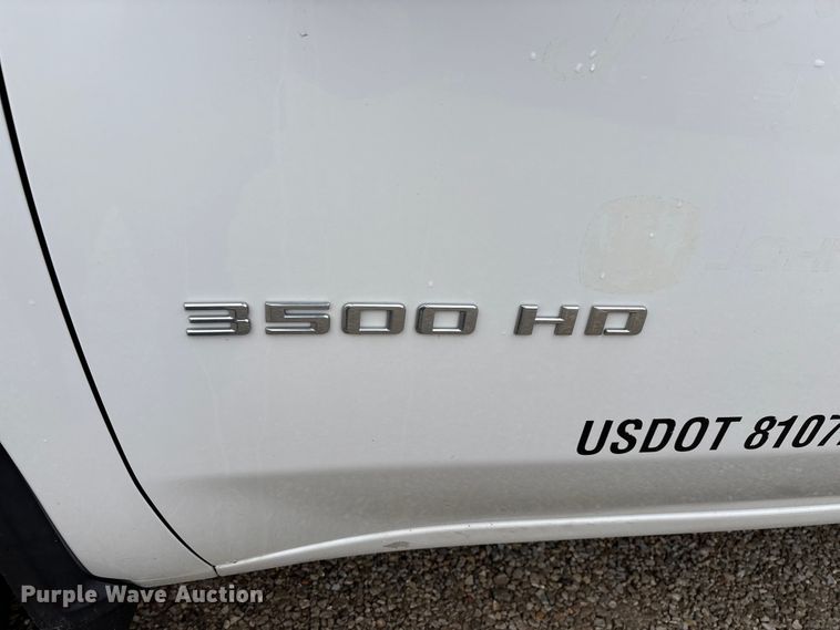 image for item ED2412 2020 Chevrolet Silverado 3500HD flatbed pickup truck