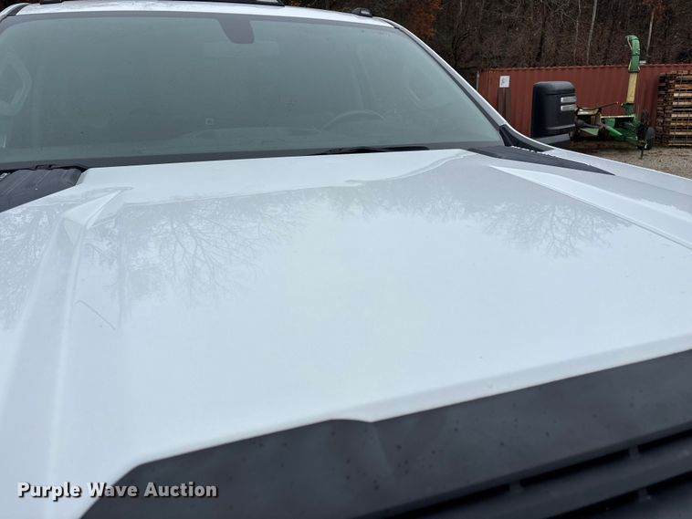 image for item ED2412 2020 Chevrolet Silverado 3500HD flatbed pickup truck