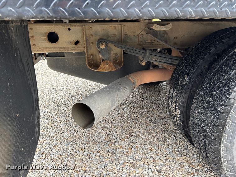 image for item ED2412 2020 Chevrolet Silverado 3500HD flatbed pickup truck