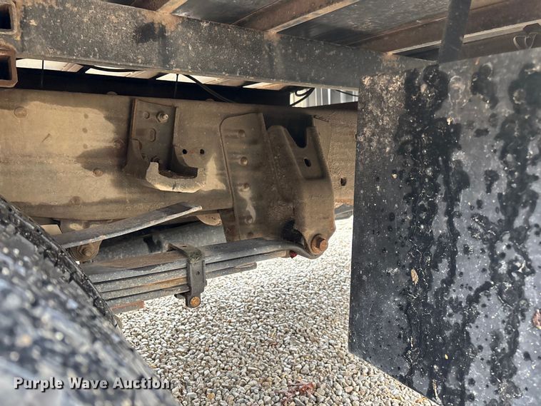 image for item ED2412 2020 Chevrolet Silverado 3500HD flatbed pickup truck