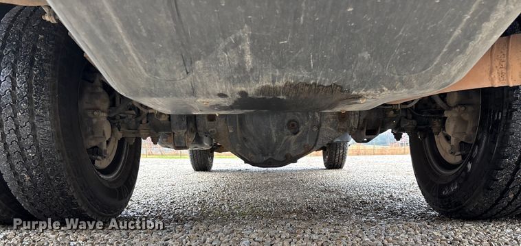 image for item ED2412 2020 Chevrolet Silverado 3500HD flatbed pickup truck