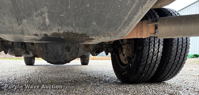 image for item ED2412 2020 Chevrolet Silverado 3500HD flatbed pickup truck