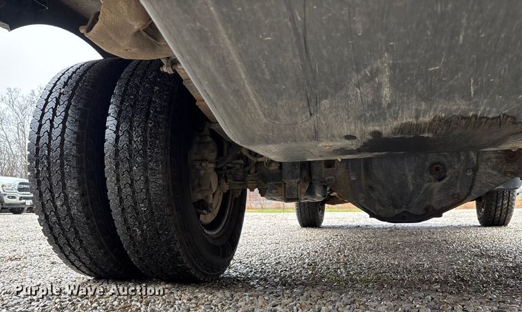 image for item ED2412 2020 Chevrolet Silverado 3500HD flatbed pickup truck