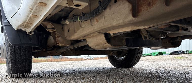 image for item ED2412 2020 Chevrolet Silverado 3500HD flatbed pickup truck