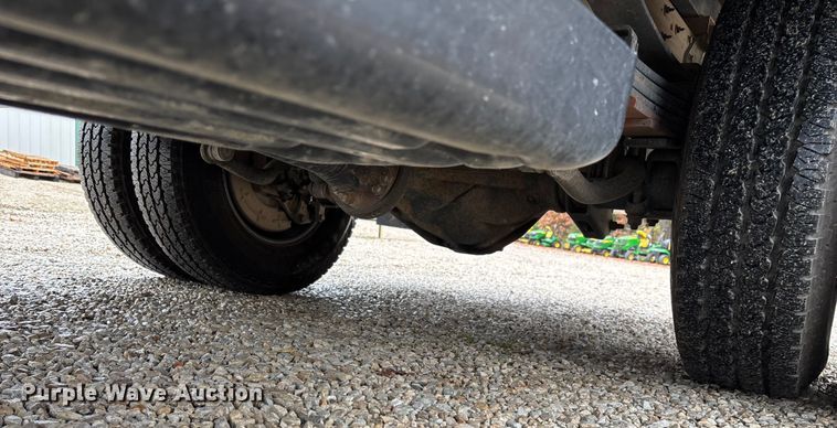 image for item ED2412 2020 Chevrolet Silverado 3500HD flatbed pickup truck