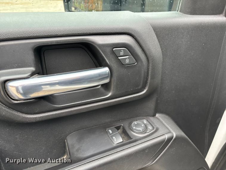 image for item ED2412 2020 Chevrolet Silverado 3500HD flatbed pickup truck