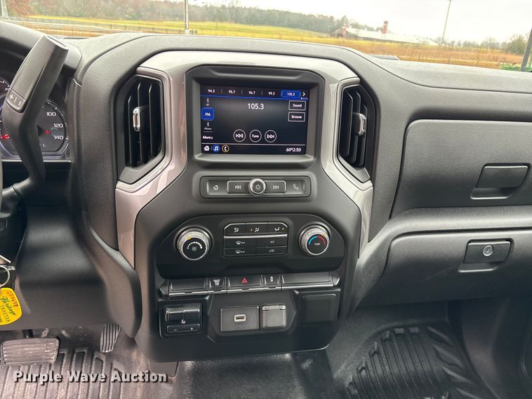 image for item ED2412 2020 Chevrolet Silverado 3500HD flatbed pickup truck