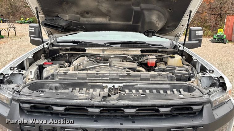 image for item ED2412 2020 Chevrolet Silverado 3500HD flatbed pickup truck