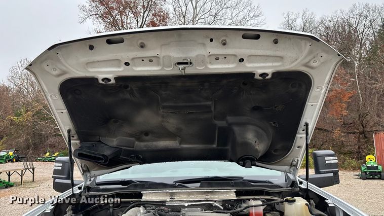 image for item ED2412 2020 Chevrolet Silverado 3500HD flatbed pickup truck