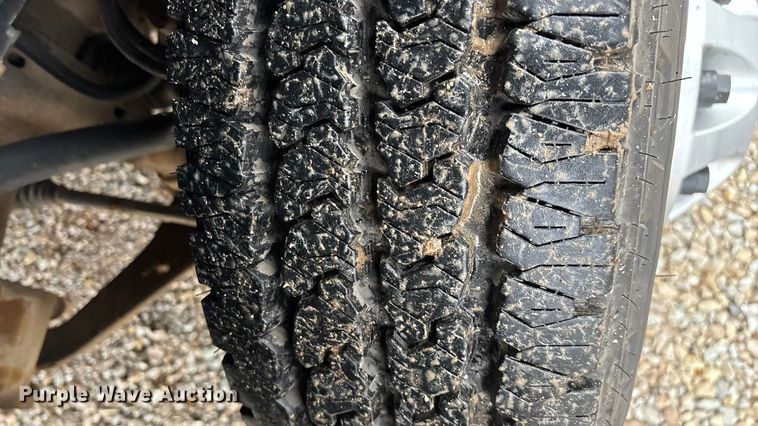 image for item ED2412 2020 Chevrolet Silverado 3500HD flatbed pickup truck