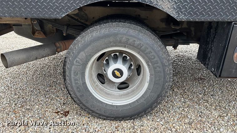 image for item ED2412 2020 Chevrolet Silverado 3500HD flatbed pickup truck