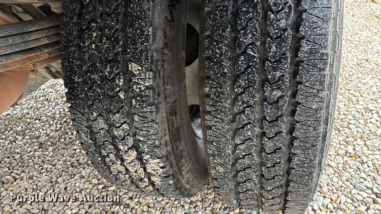 image for item ED2412 2020 Chevrolet Silverado 3500HD flatbed pickup truck