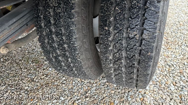 image for item ED2412 2020 Chevrolet Silverado 3500HD flatbed pickup truck