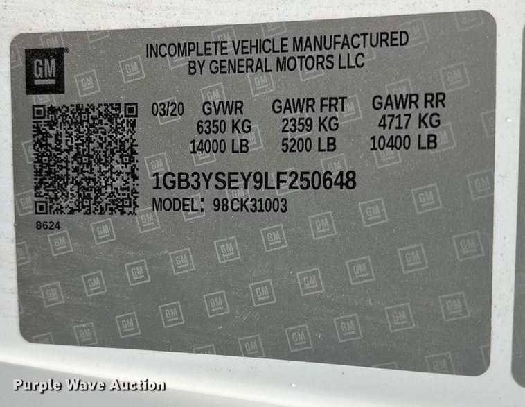 image for item ED2412 2020 Chevrolet Silverado 3500HD flatbed pickup truck