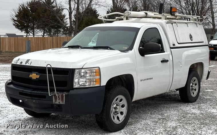 image for item ED2419 2012 Chevrolet Silverado 1500 pickup truck