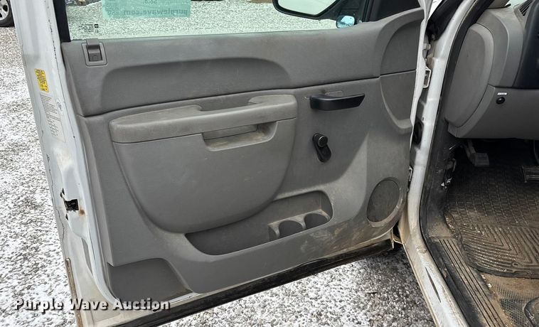 image for item ED2419 2012 Chevrolet Silverado 1500 pickup truck