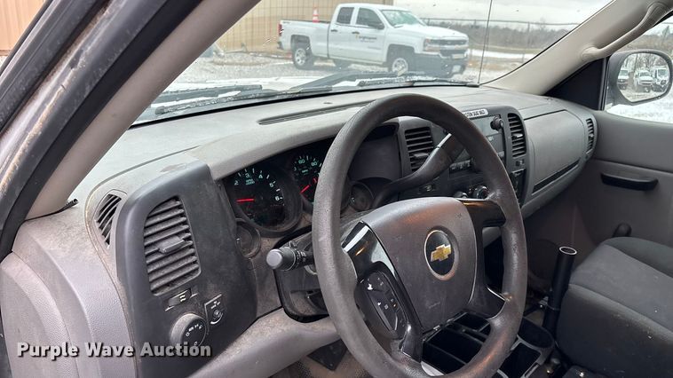 image for item ED2419 2012 Chevrolet Silverado 1500 pickup truck