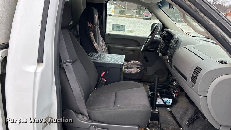 image for item ED2419 2012 Chevrolet Silverado 1500 pickup truck