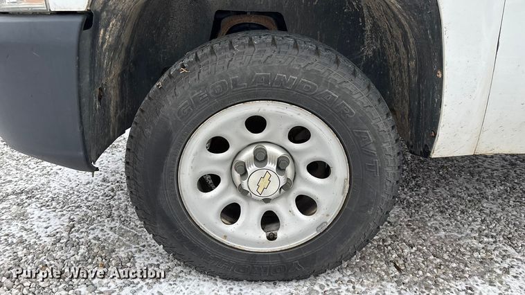 image for item ED2419 2012 Chevrolet Silverado 1500 pickup truck