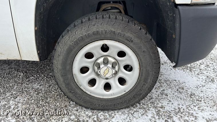 image for item ED2419 2012 Chevrolet Silverado 1500 pickup truck