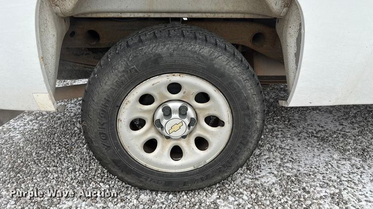 image for item ED2419 2012 Chevrolet Silverado 1500 pickup truck