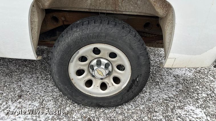 image for item ED2419 2012 Chevrolet Silverado 1500 pickup truck