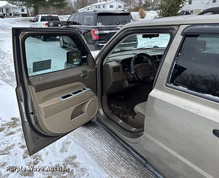 image for item ED2422 2008 Jeep Patriot SUV