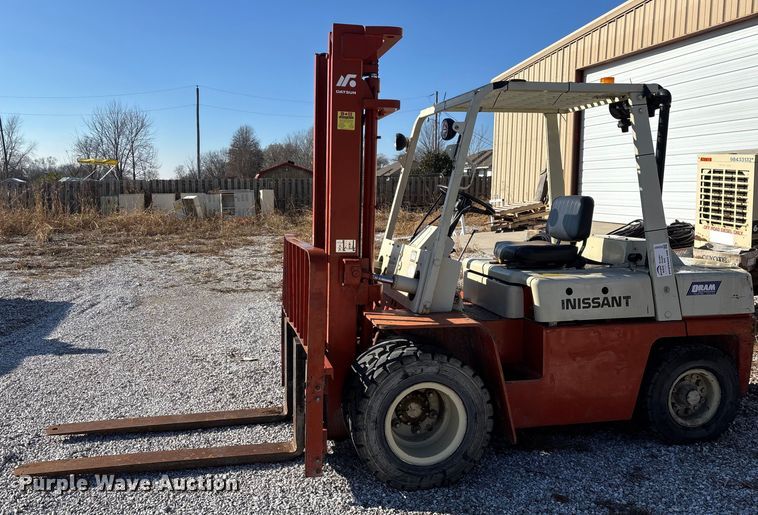 image for item ED2423 Datsun UF03A35V forklift