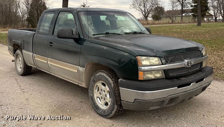 image for item ED2428 2003 Chevrolet Silverado 1500 Ext. Cab pickup truck
