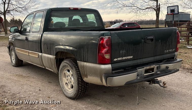 image for item ED2428 2003 Chevrolet Silverado 1500 Ext. Cab pickup truck