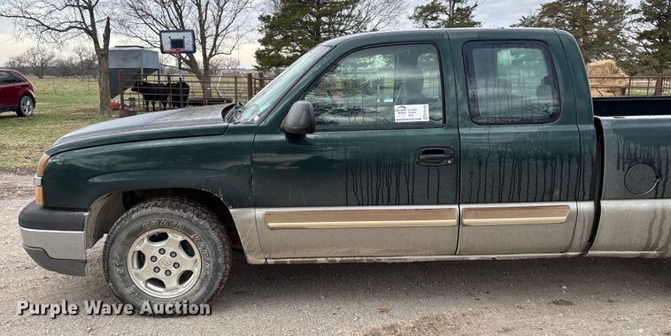 image for item ED2428 2003 Chevrolet Silverado 1500 Ext. Cab pickup truck
